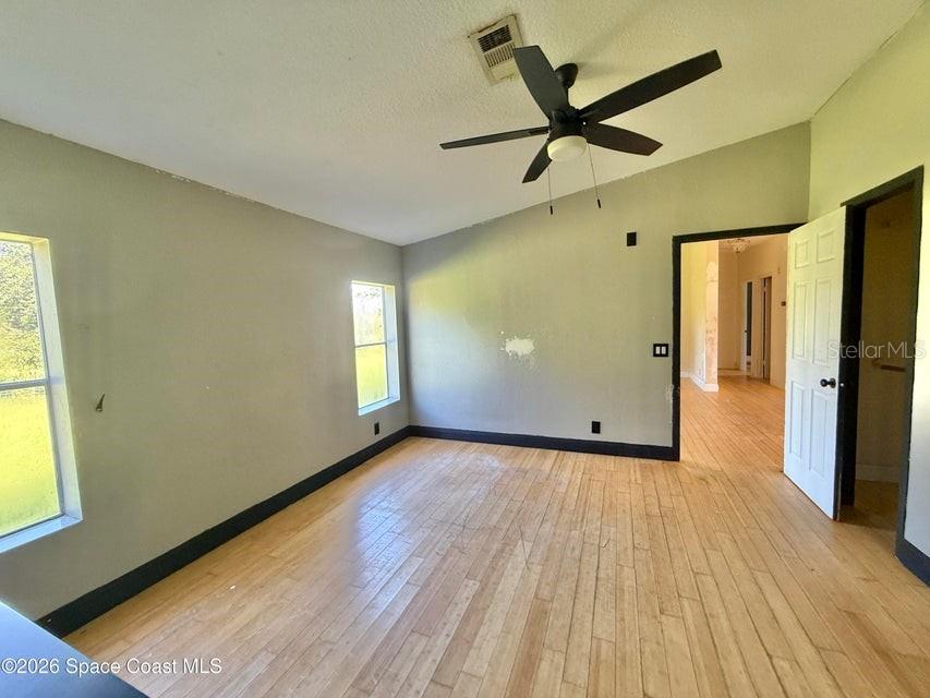 572 N Pine St Property Photo 24
