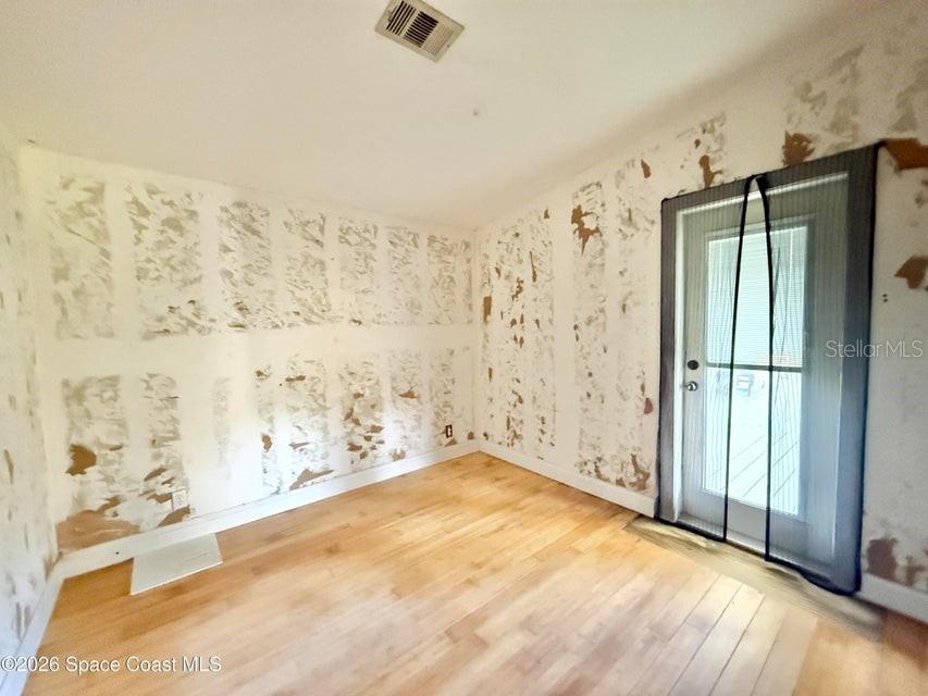 572 N Pine St Property Photo 28