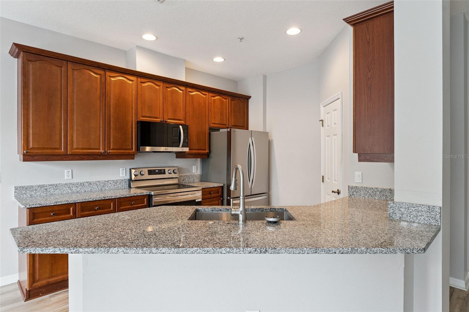 512 Pinebranch Cir Property Photo 18