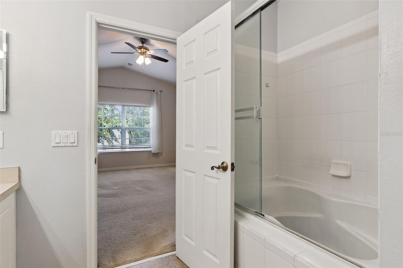 512 Pinebranch Cir Property Photo 32