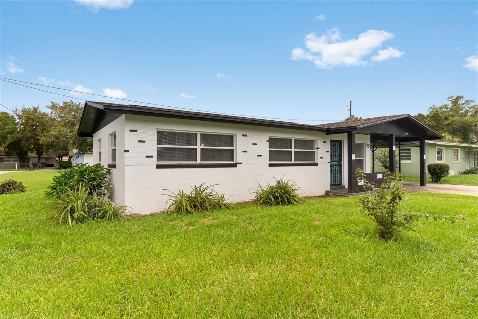 446 Gilman Cir Property Photo 4
