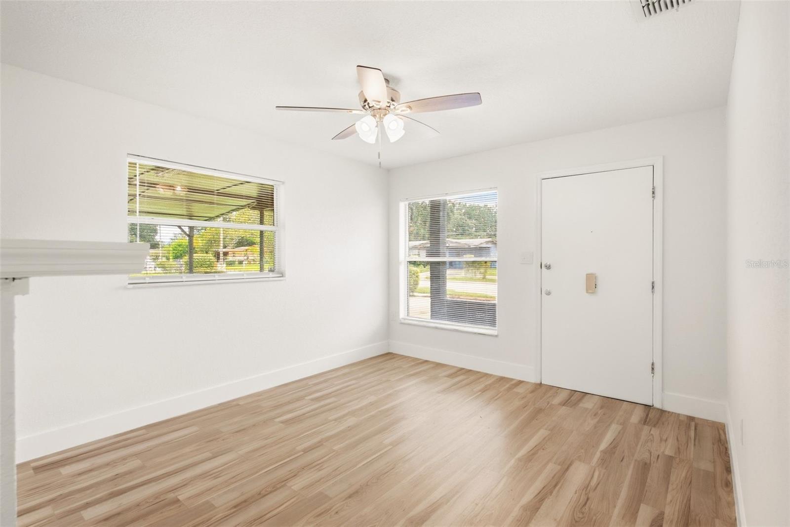 446 Gilman Cir Property Photo 8