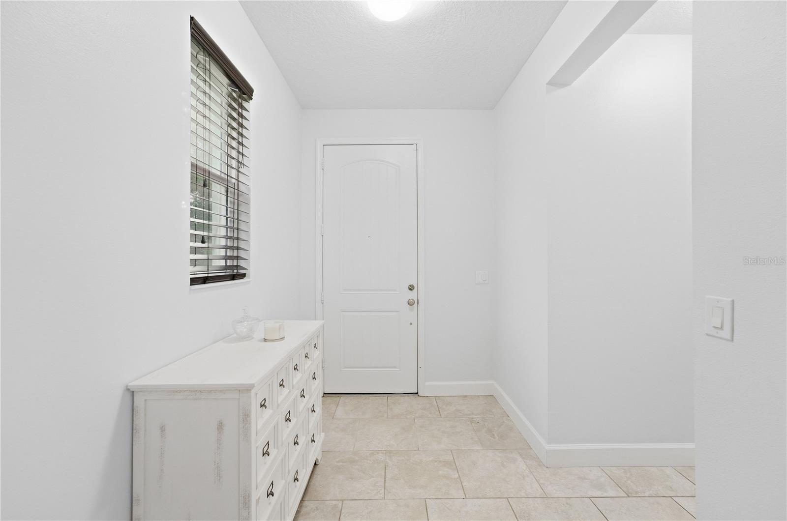2301 Avellino Ave Property Photo 3