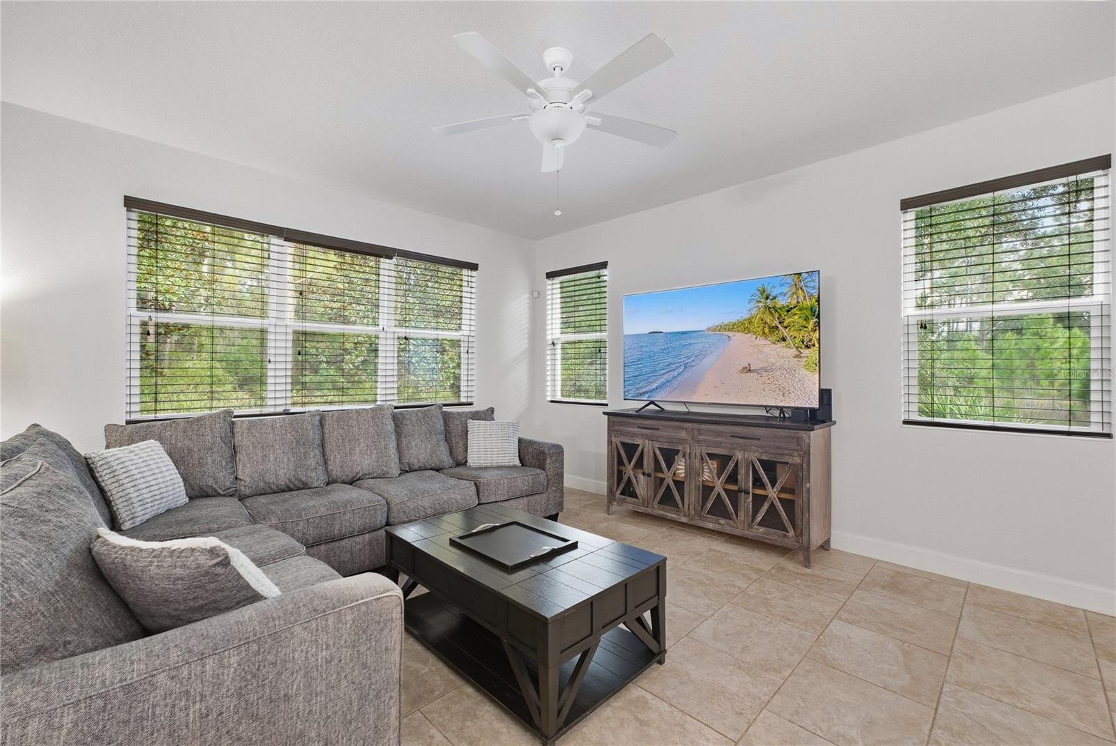 2301 Avellino Ave Property Photo 11
