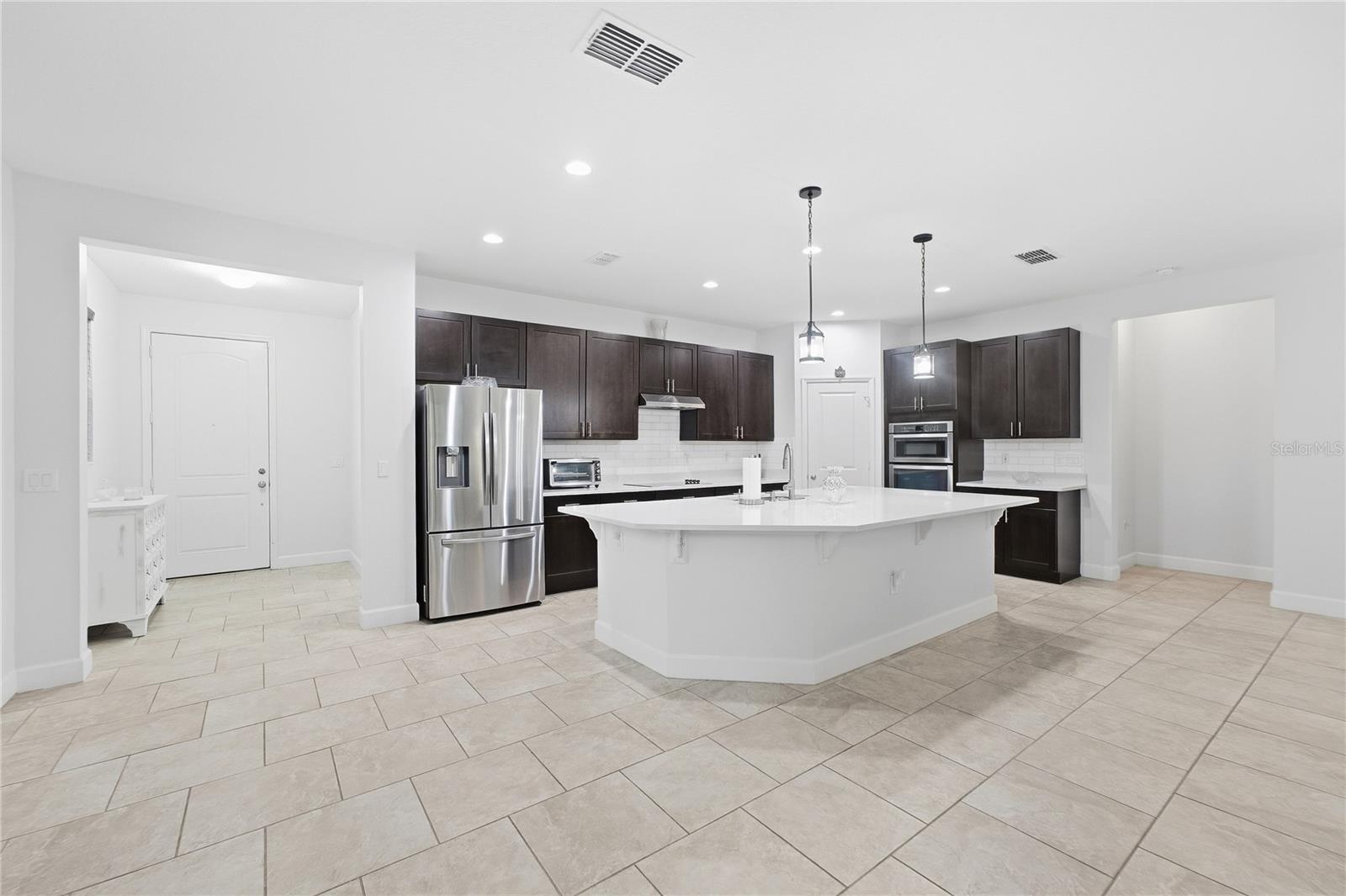 2301 Avellino Ave Property Photo 22
