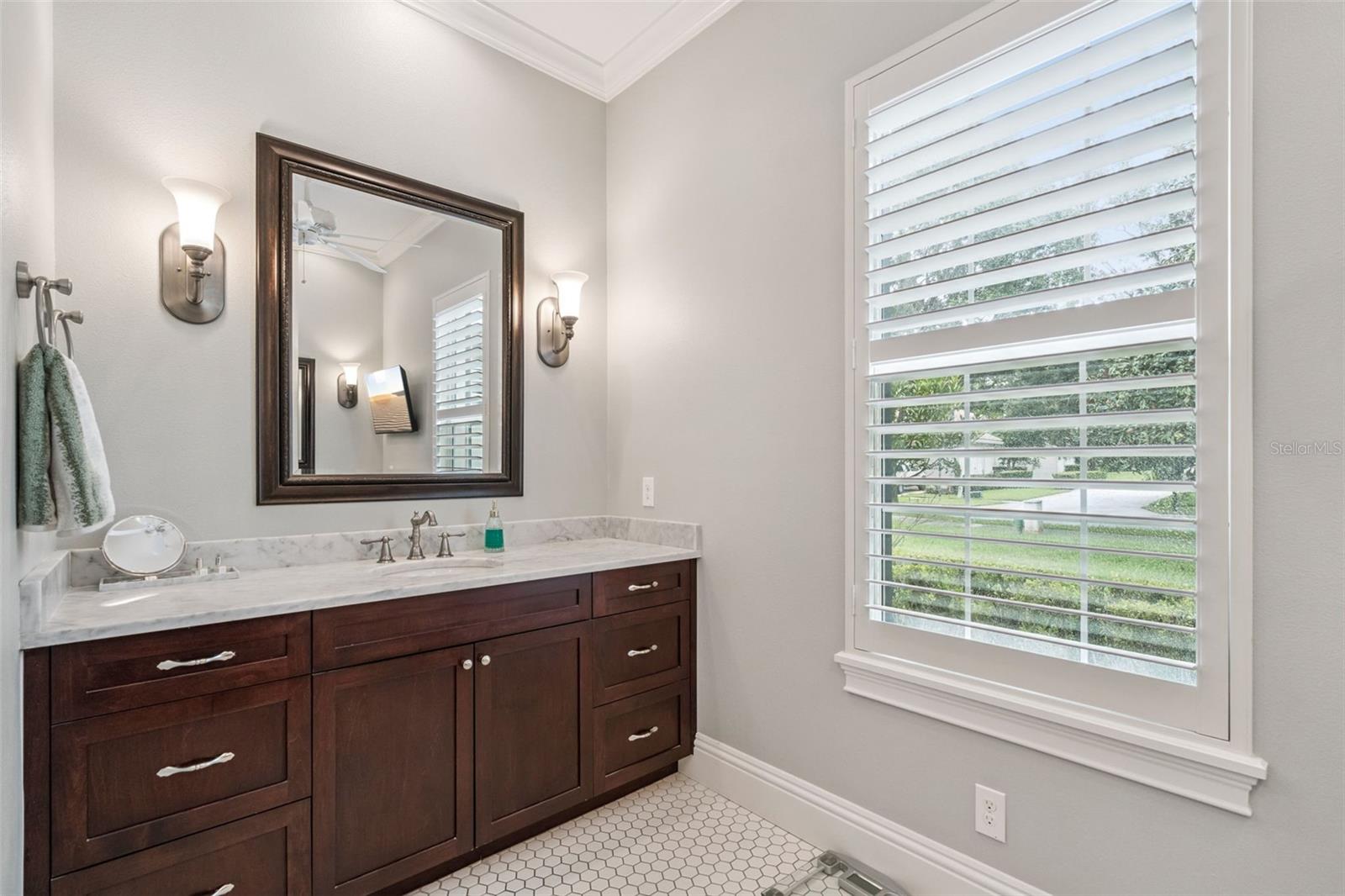 590 Broadoak Loop Property Photo 21