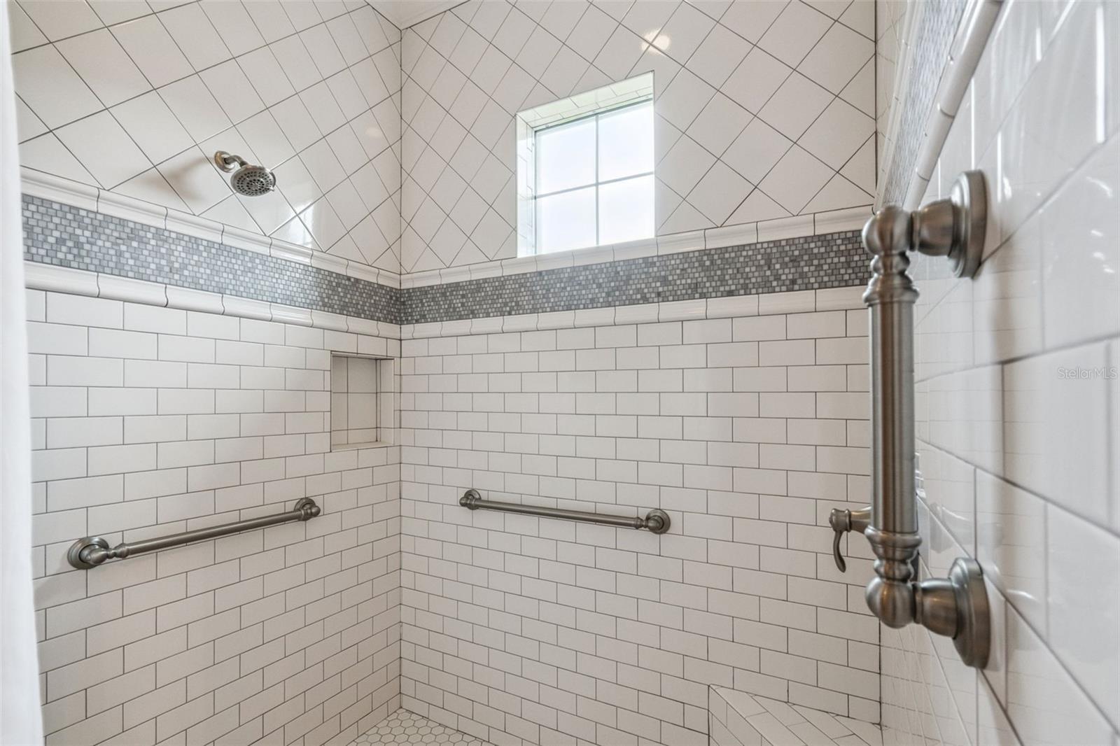 590 Broadoak Loop Property Photo 24
