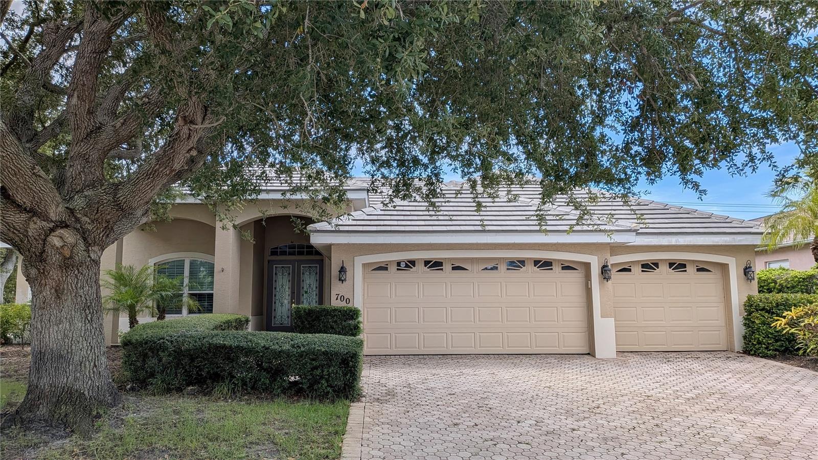 700 Shadow Bay Way Property Photo 1