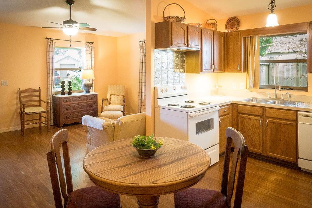 2672 Winchester Cir Property Photo 5