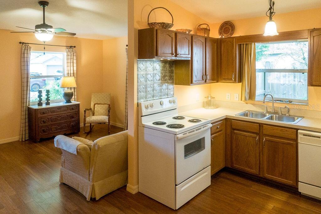 2672 Winchester Cir Property Photo 8