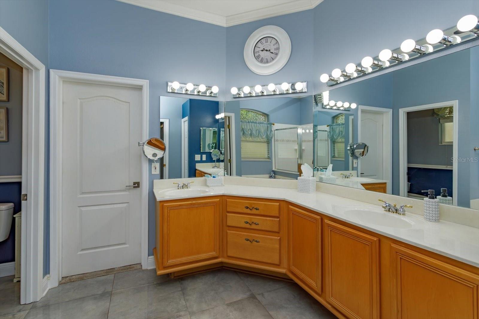 536 Avon Glade Pl Property Photo 29