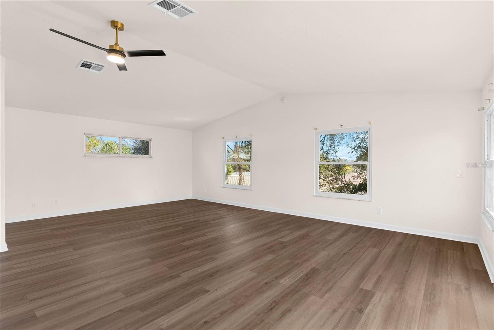 3203 S Polk Ave Property Photo 30