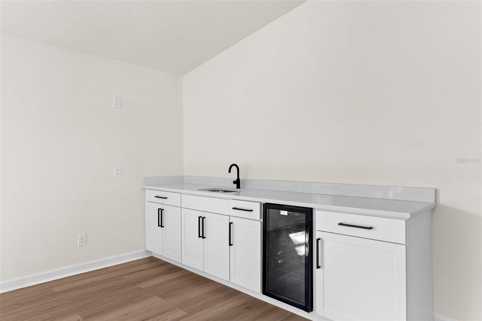 3203 S Polk Ave Property Photo 31