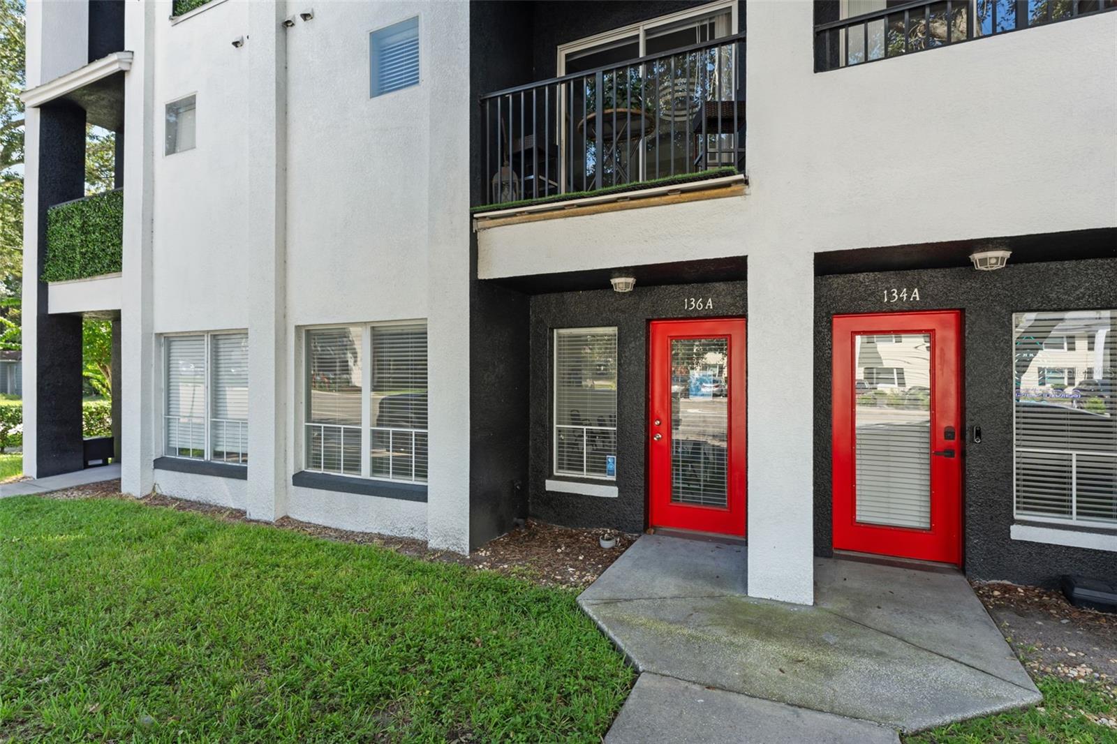 136 S BUMBY AVE #2 Property Photo 1