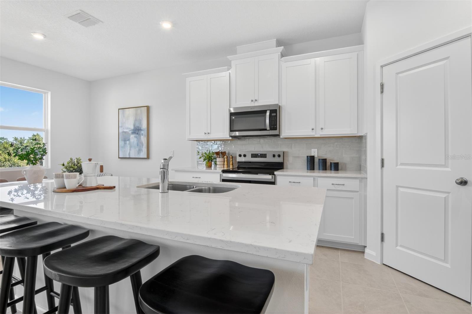 209 Long Wave Way Property Photo 4