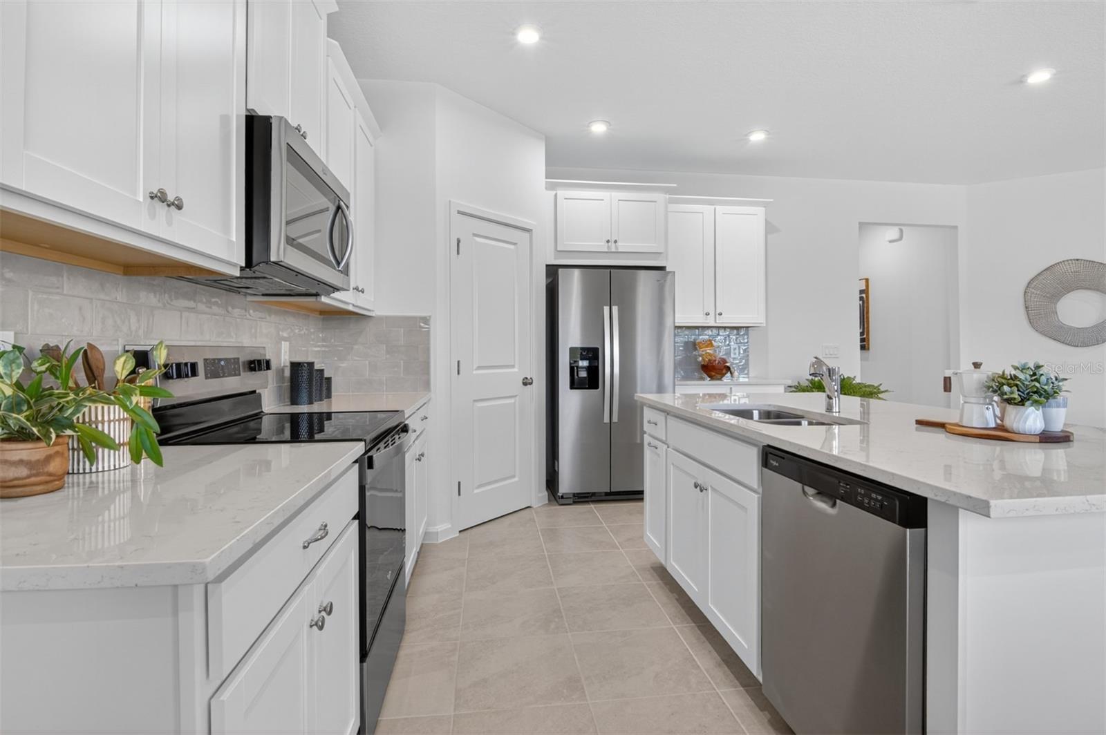 209 Long Wave Way Property Photo 5