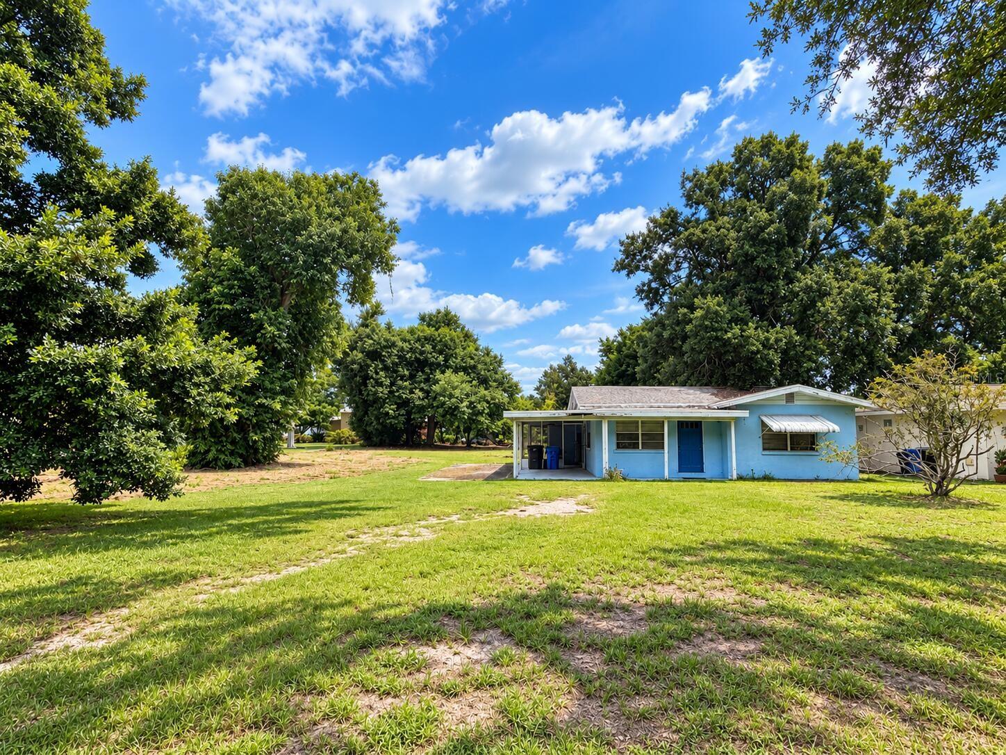825 Groveland Ave Property Photo 1