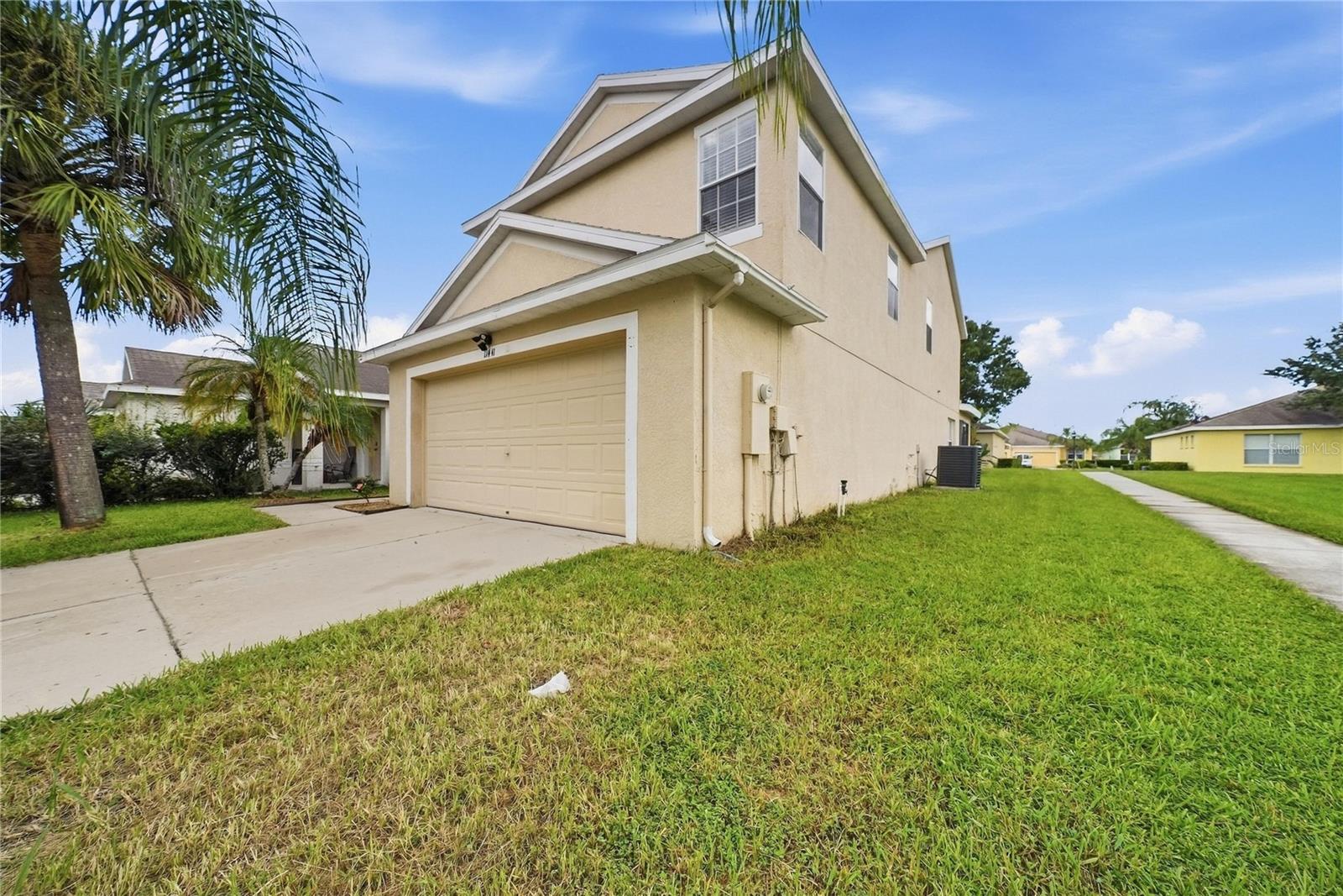 11441 Crestlake Village Property Photo 2