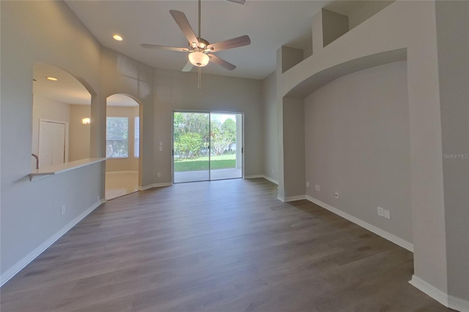 O6442517 Property Photo 3