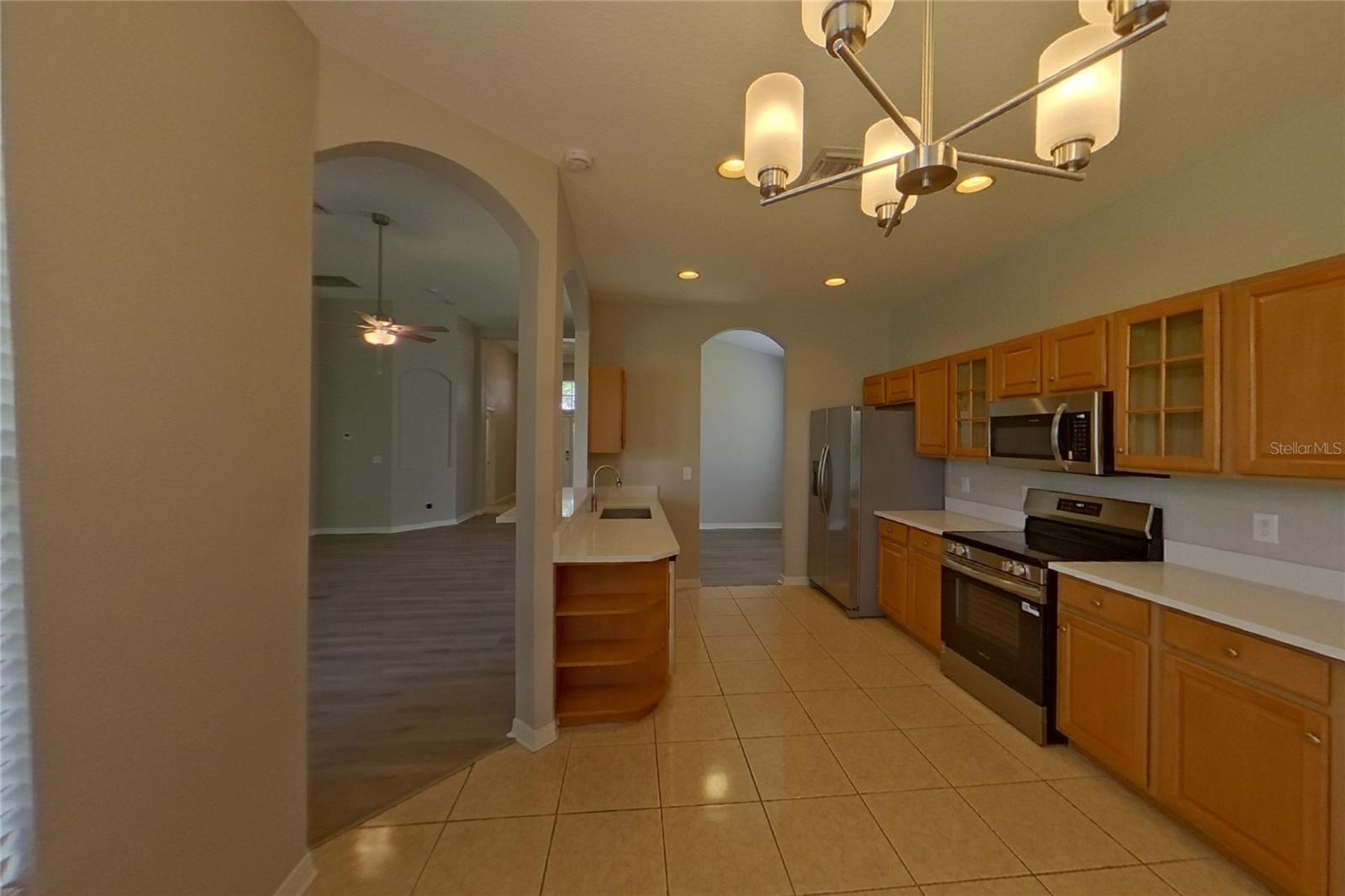 O6442517 Property Photo 6