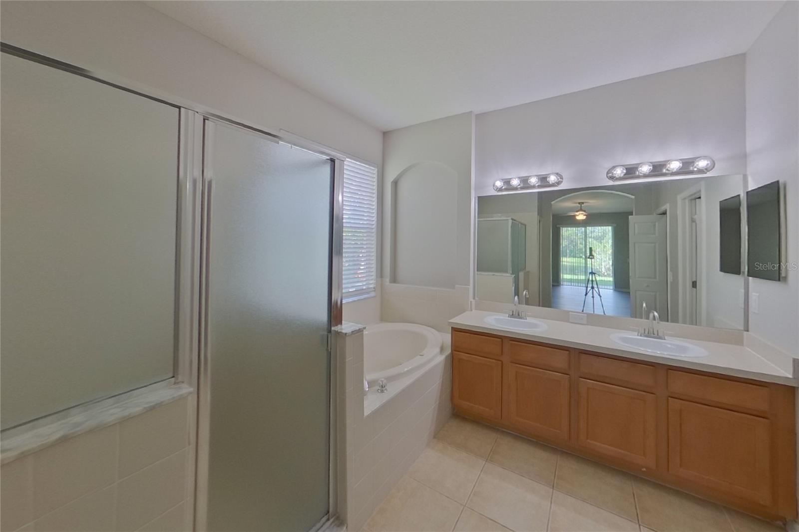 O6442517 Property Photo 10