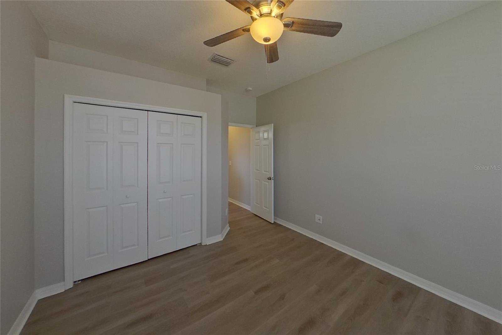 O6442517 Property Photo 12