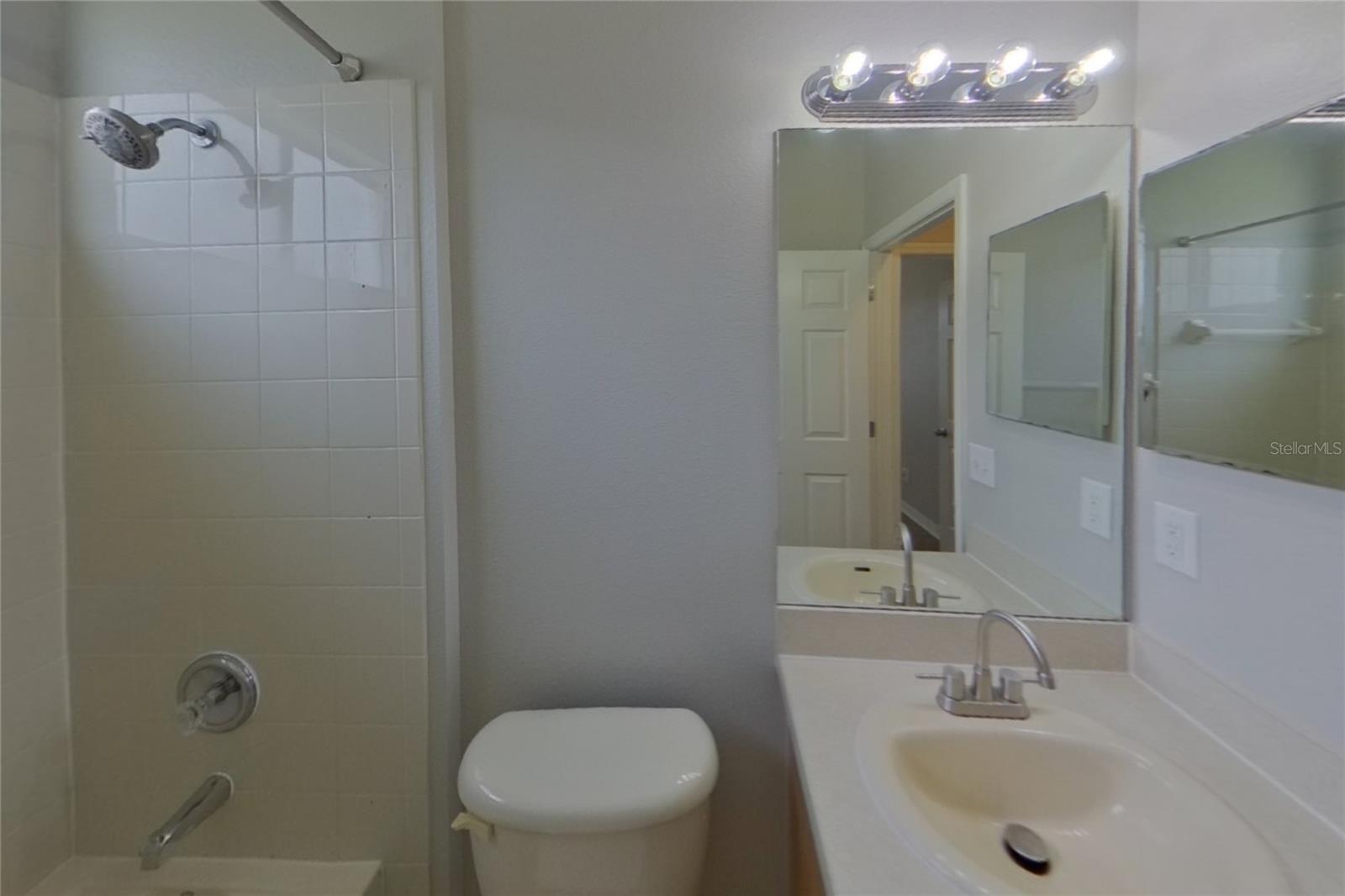 O6442517 Property Photo 16
