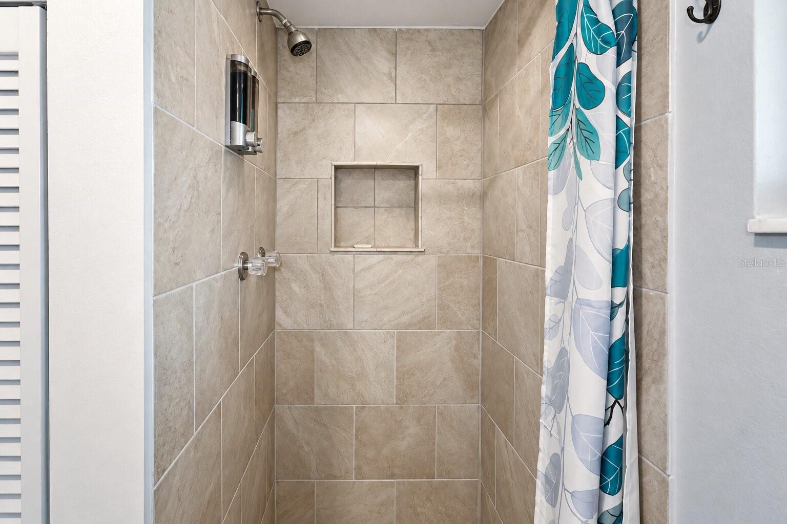 1122 Spaceport Ct Property Photo 7