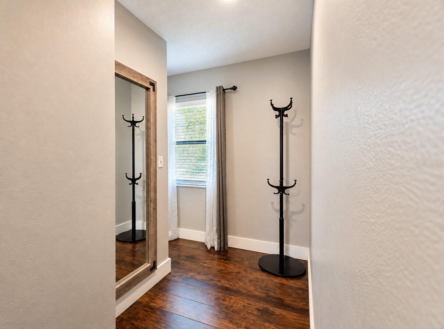 1122 Spaceport Ct Property Photo 8