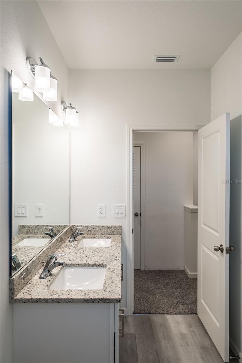 5365 Vista Lago Dr Property Photo 18