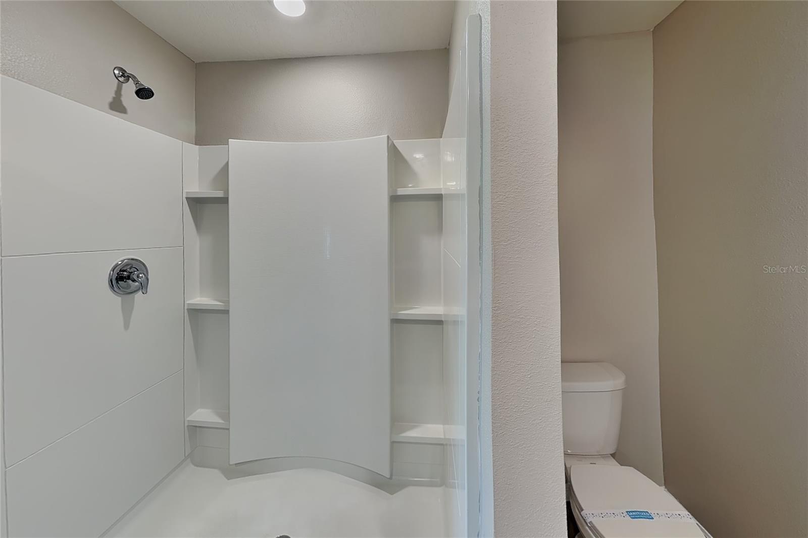 O6442546 Property Photo 10