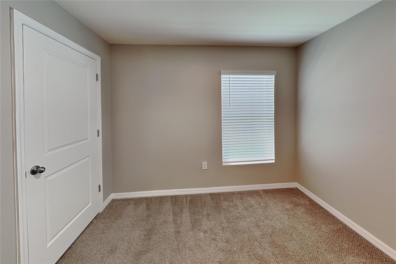 O6442546 Property Photo 11