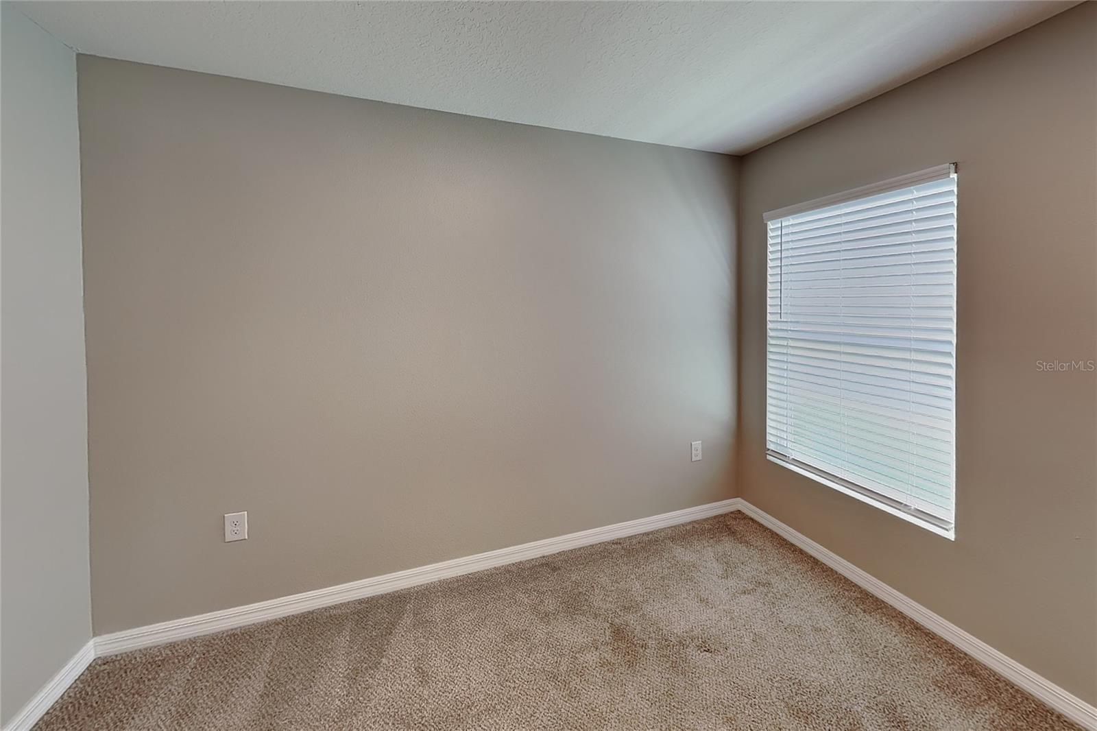 O6442546 Property Photo 13