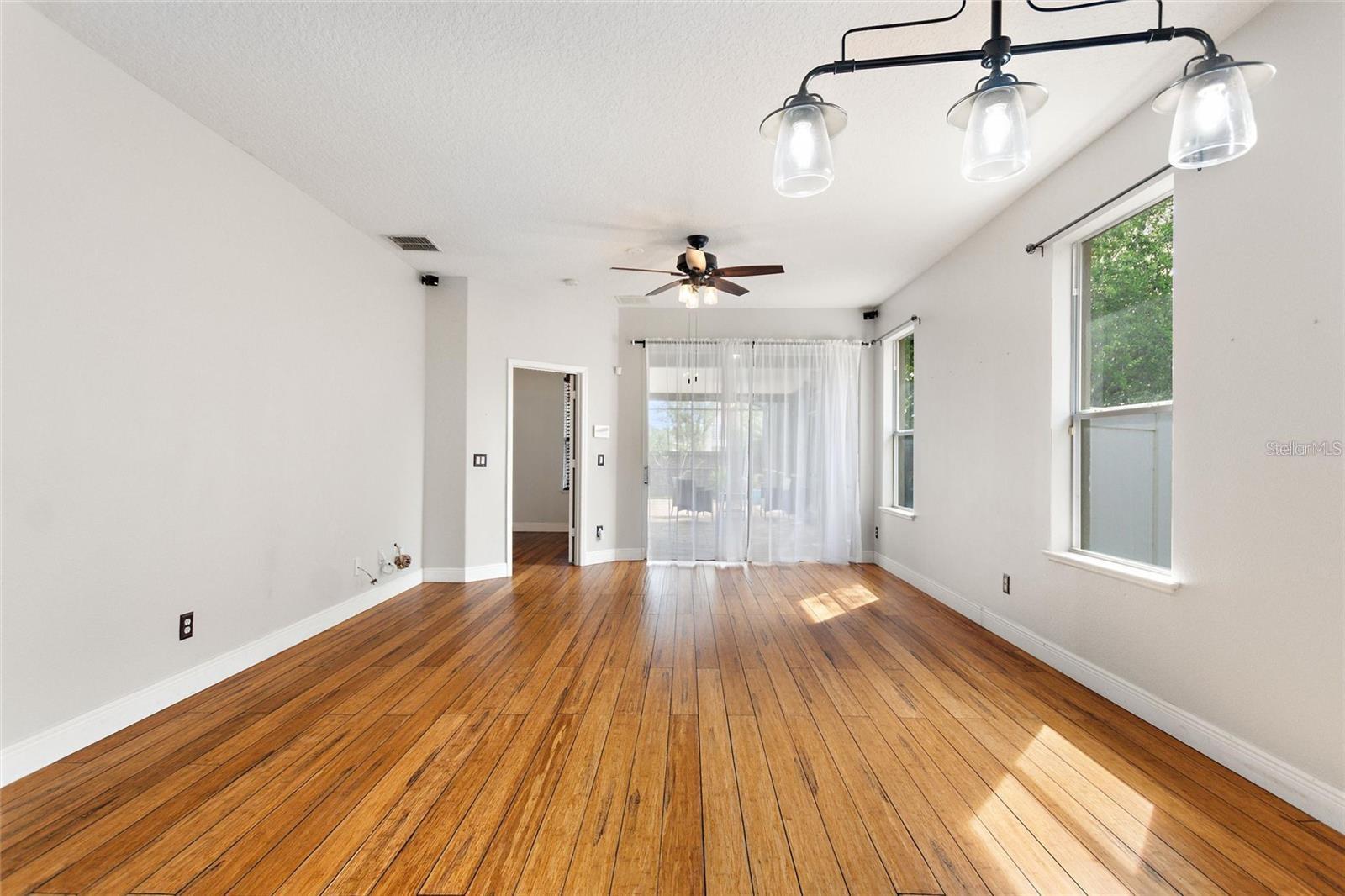 15031 Huntcliff Park Way Property Photo 9