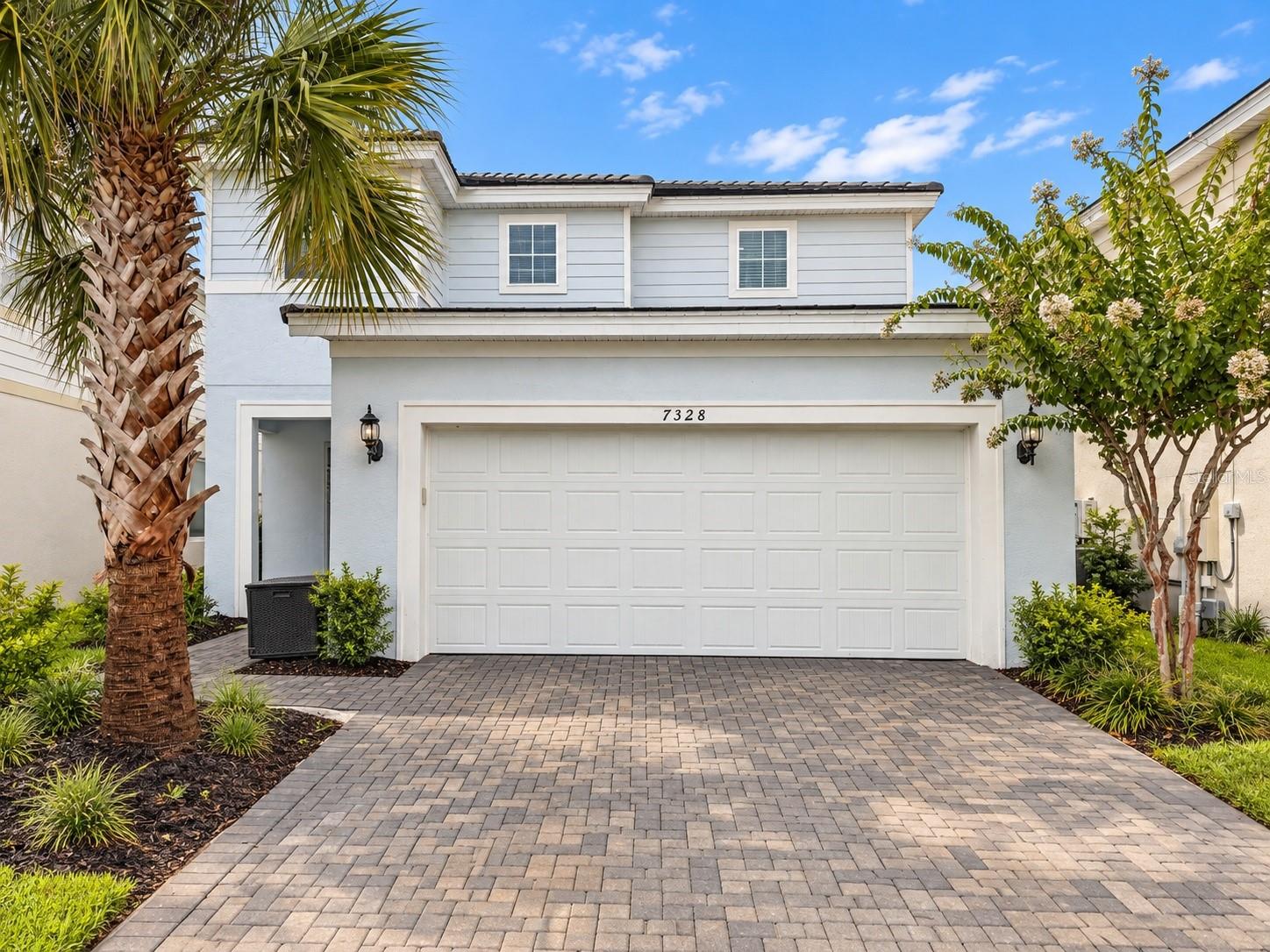 7328 OAKMOSS LOOP Property Photo 1