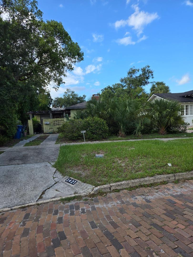 1421 CHESTNUT AVE Property Photo 1