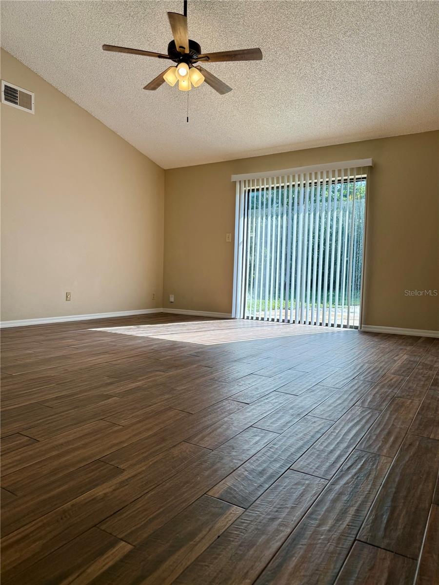 513 Cavalier Ave Property Photo 3