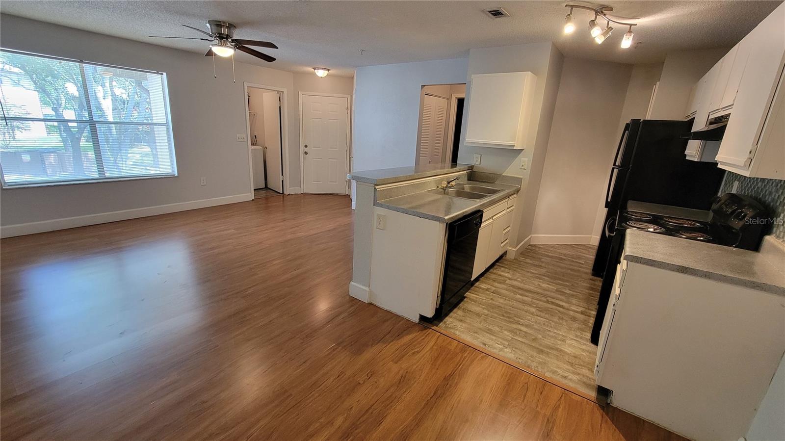 629 Dory Ln #301 Property Photo 8