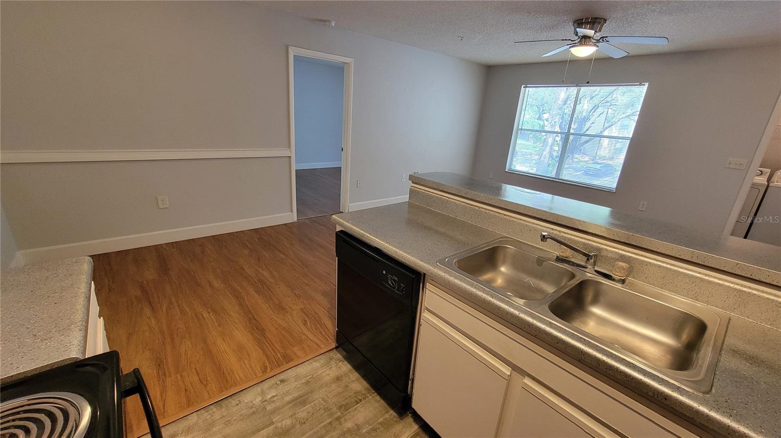 629 Dory Ln #301 Property Photo 11