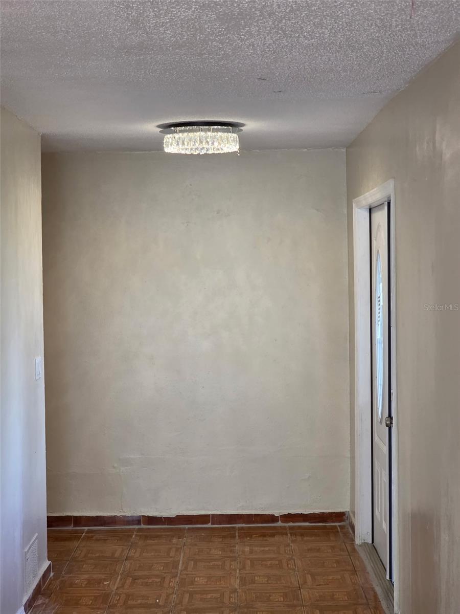 820 Orwell Ave Property Photo 3
