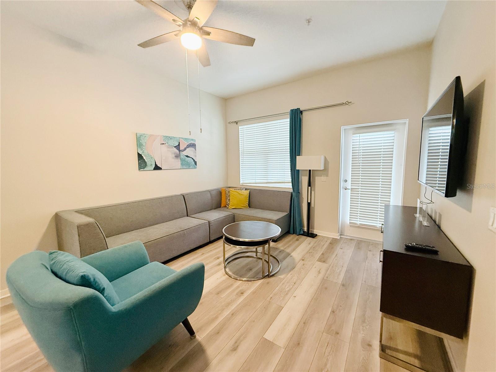 4012 Breakview Dr #b401 Property Photo 3