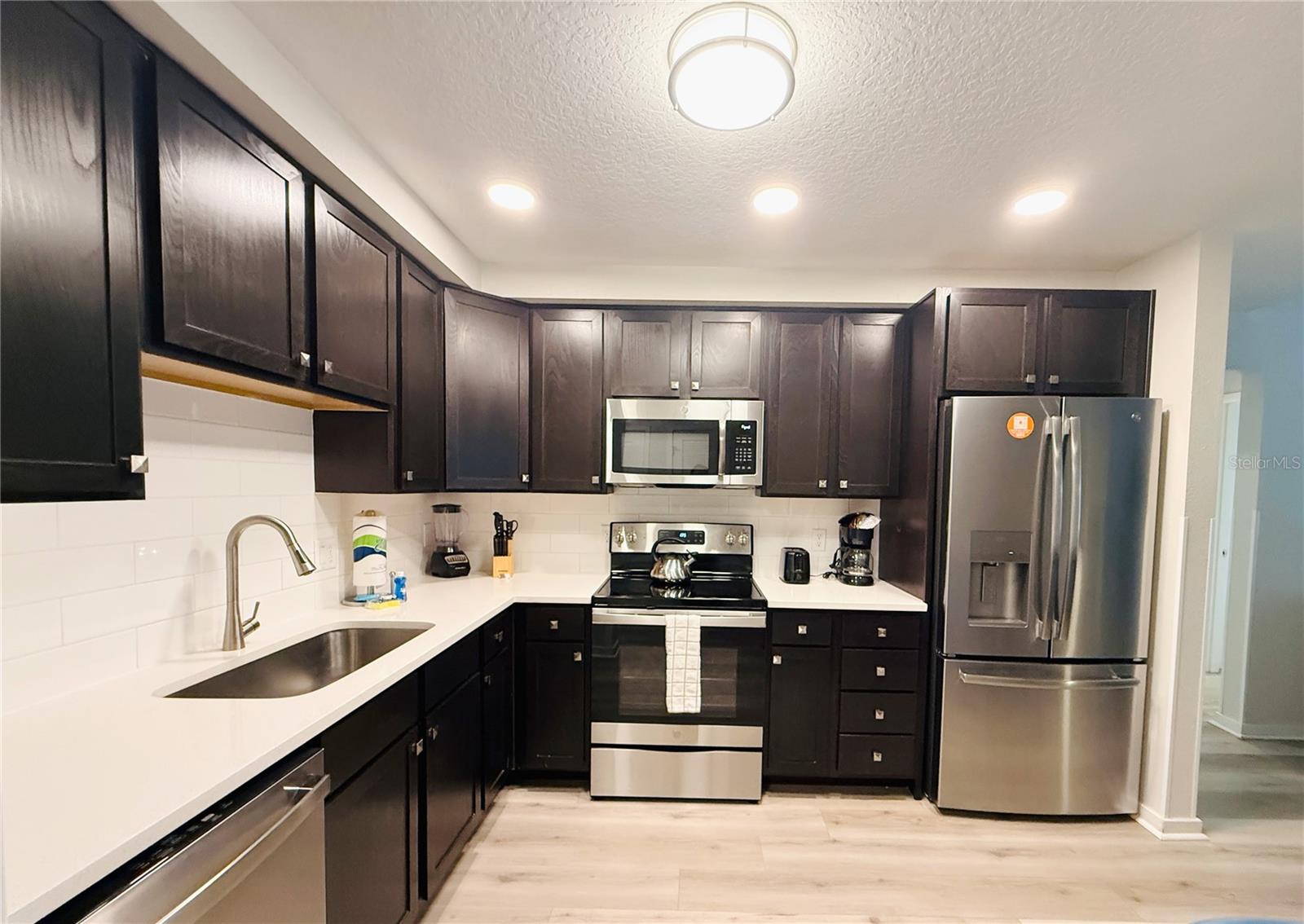 4012 Breakview Dr #b401 Property Photo 7