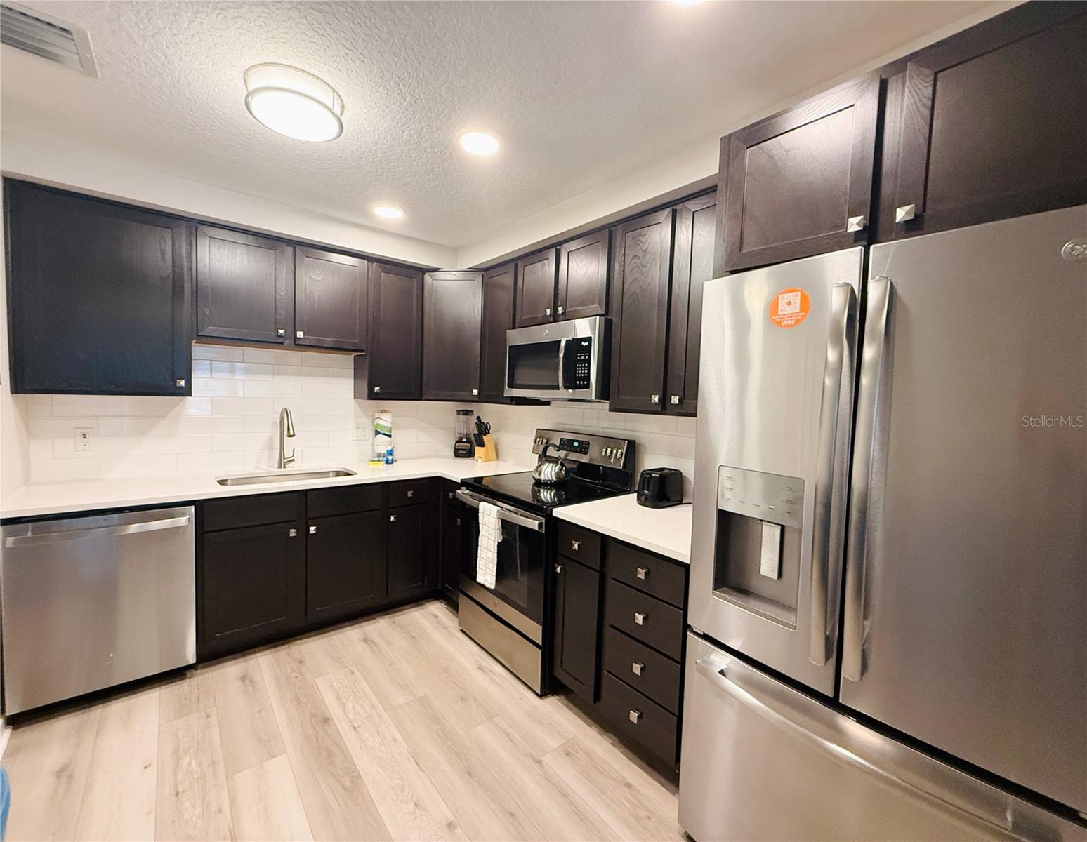 4012 Breakview Dr #b401 Property Photo 8