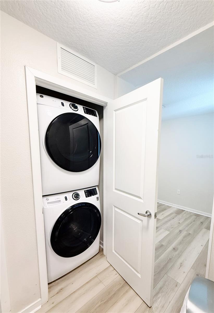 4012 Breakview Dr #b401 Property Photo 18
