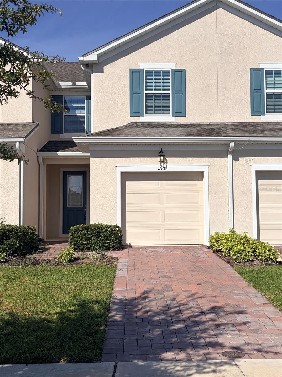 1180 Lakeshore Breeze Pl Property Photo 2