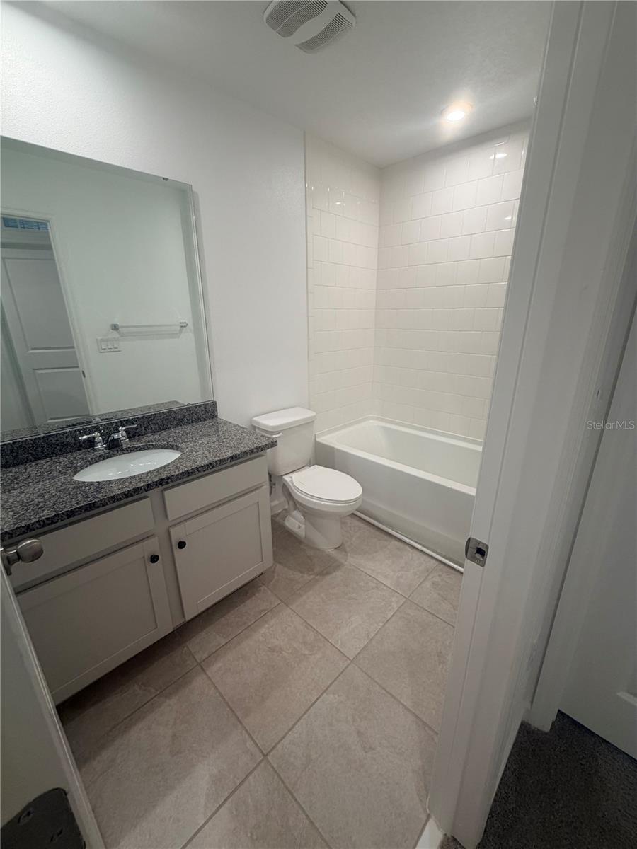 1180 Lakeshore Breeze Pl Property Photo 20