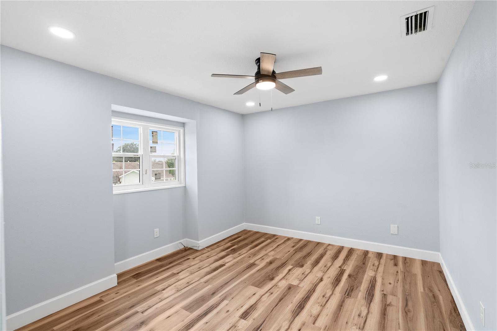 413 S Deerwood Ave Property Photo 11