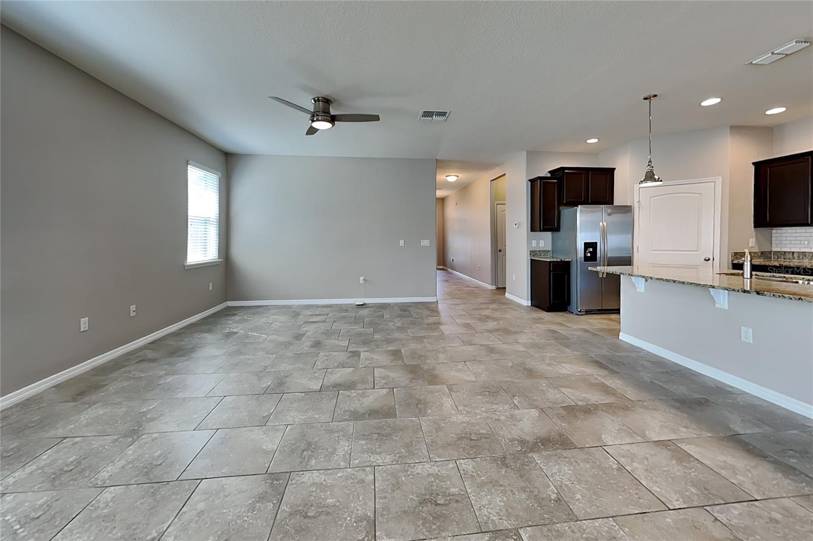 O6442638 Property Photo 3