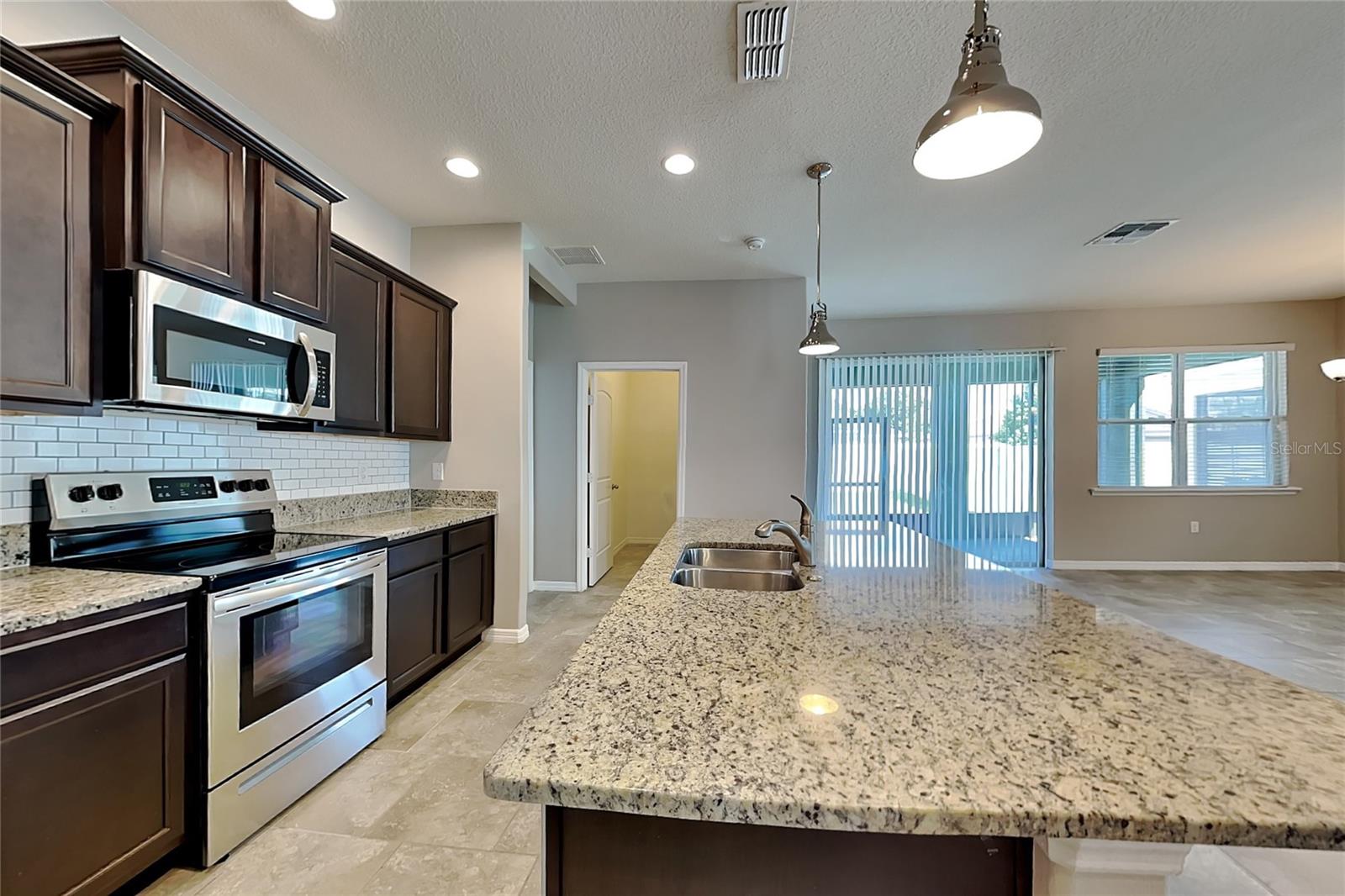 O6442638 Property Photo 5