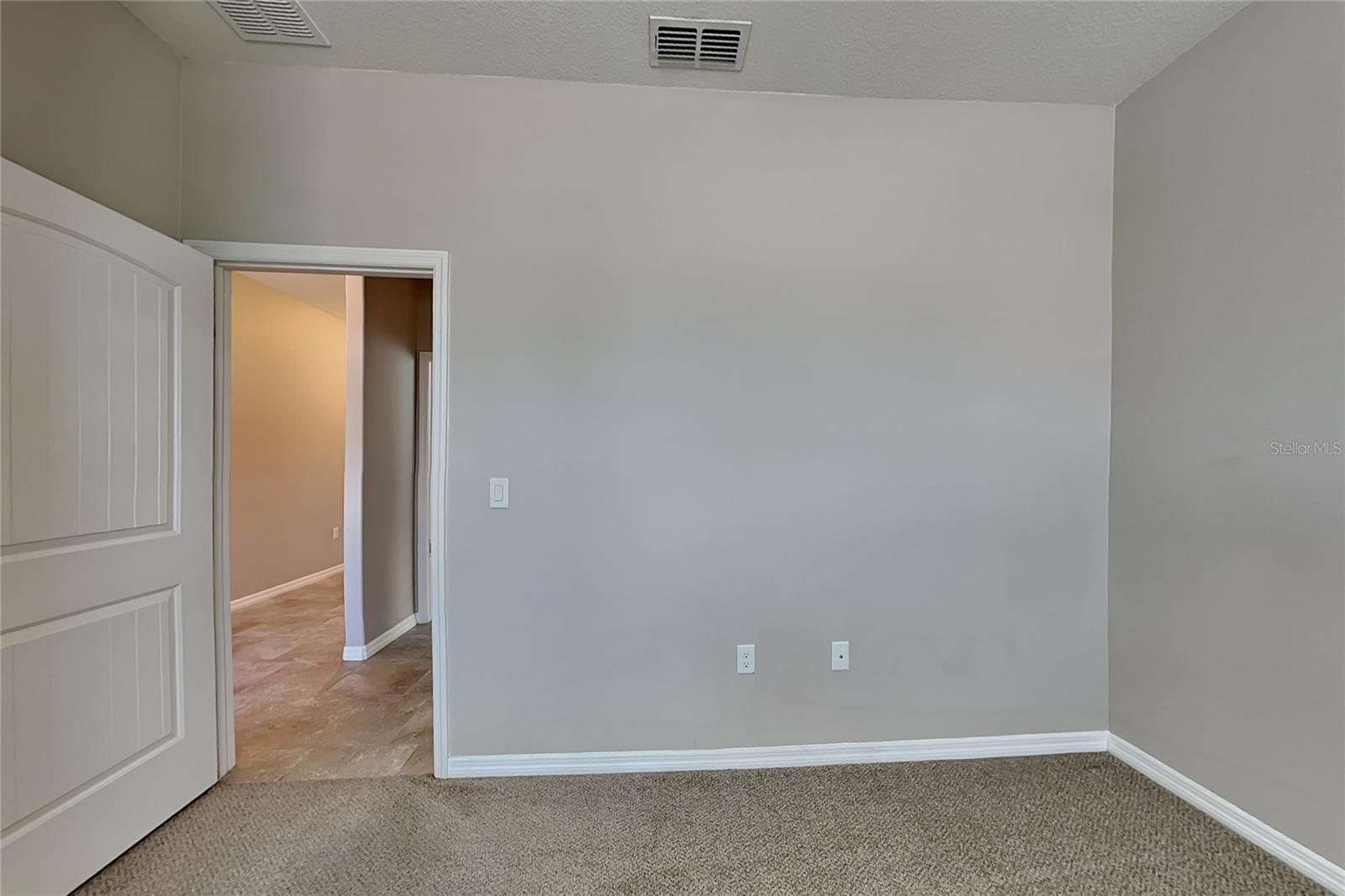 O6442638 Property Photo 11
